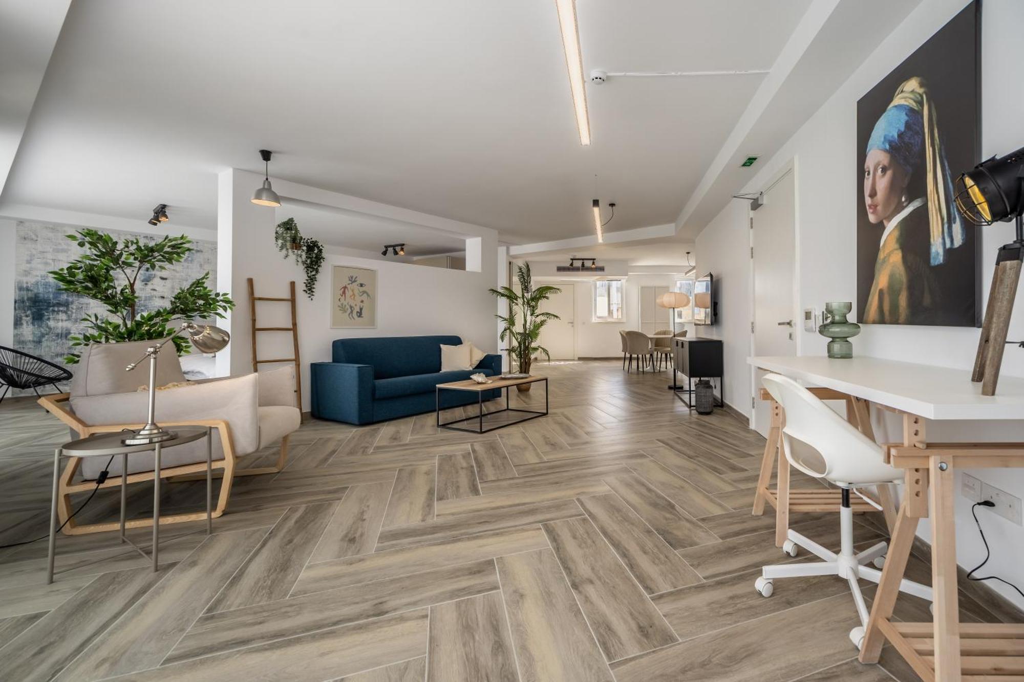 The Cube - Designer Finished By Sf Homes Apartment *